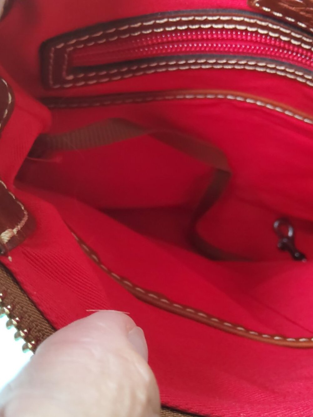 Dooney & Bourke Like new Pebble Grain Crossbody Handbag in Bone - Picture 12 of 12